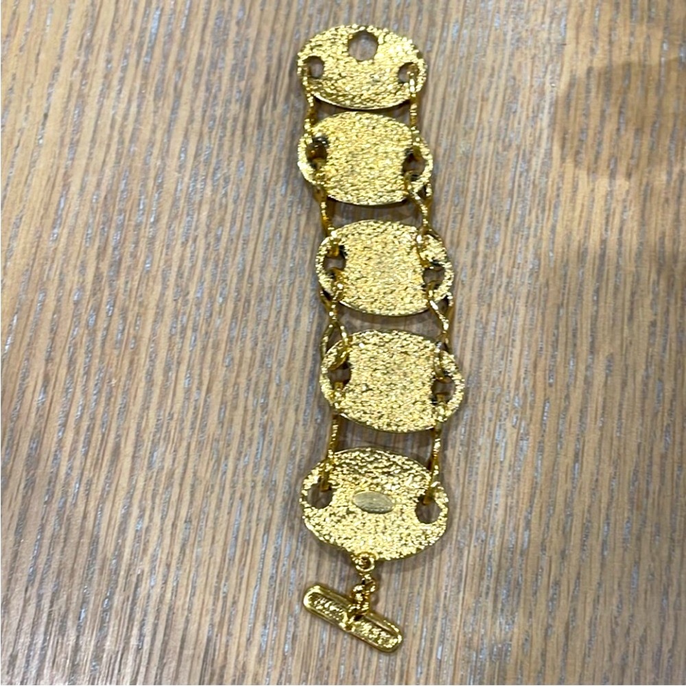 Chanel Gold Chain Link Bracelet - Picture 5 of 9
